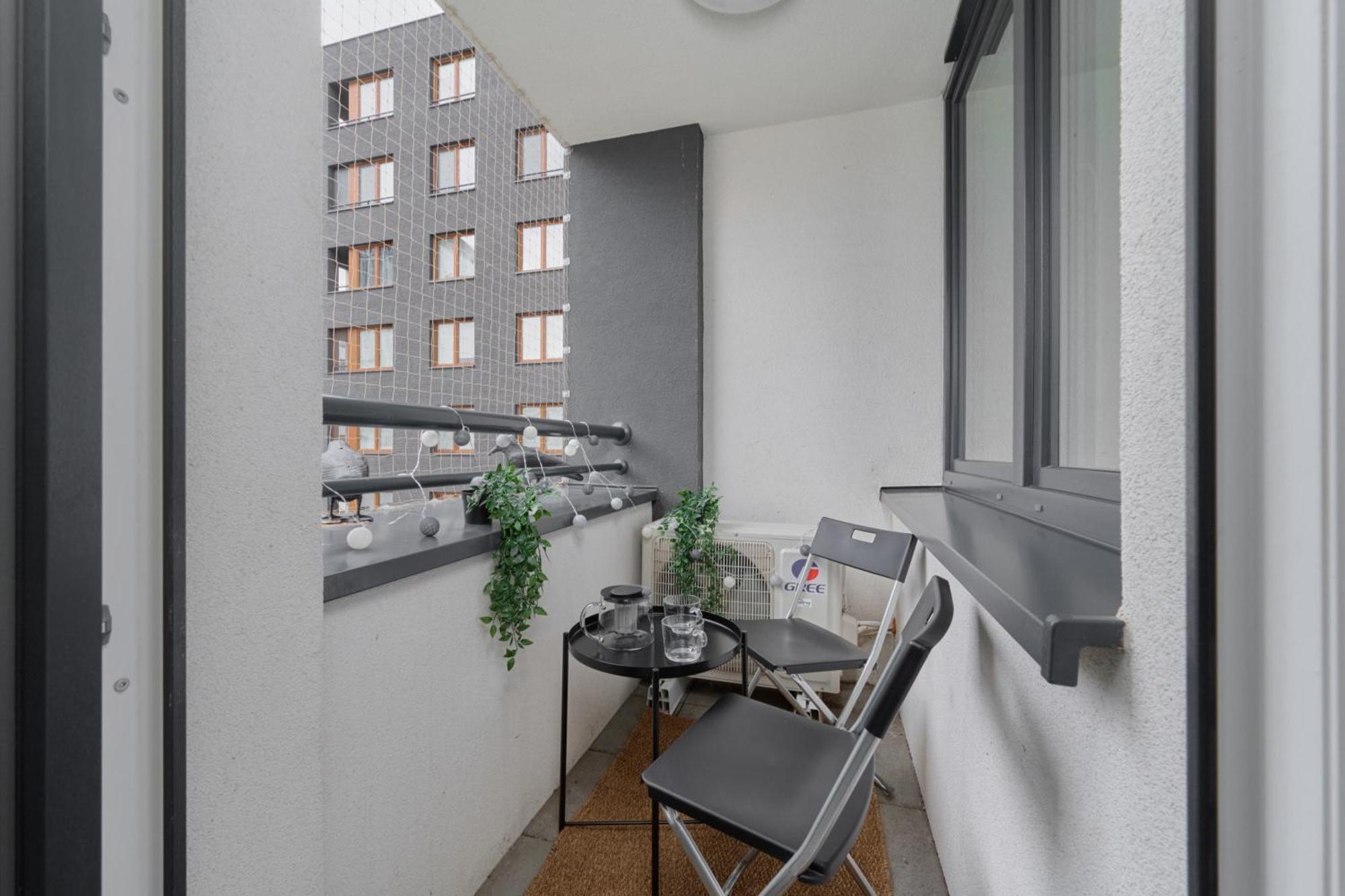 Luxurious Apartments With Balcony & Parking Gwiazdzista Wroclaw By Noclegi Renters Bagian luar foto